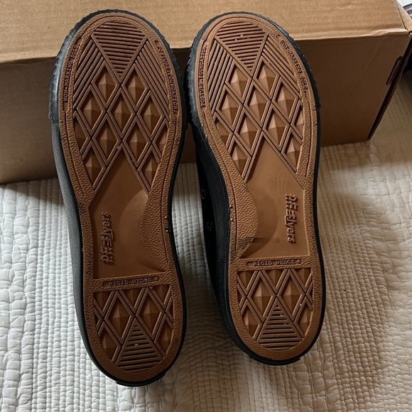 P.F. Flyers unisex Black Canvas Sneakers women’s size 9.5 men’s suze 8. - Picture 3 of 13